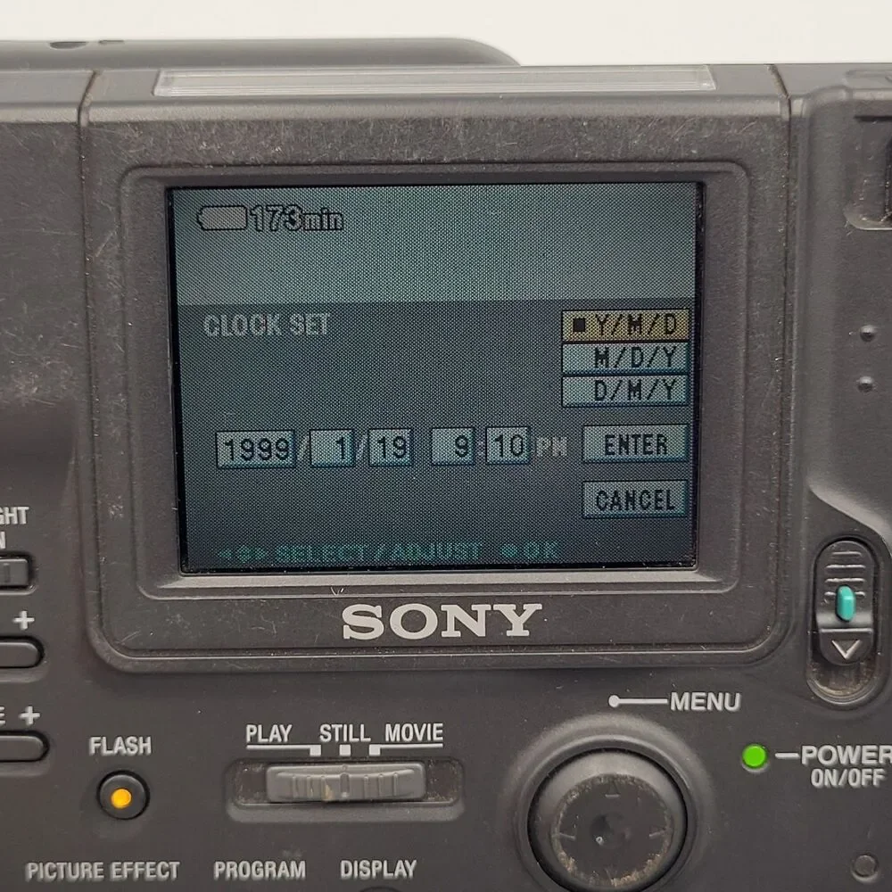 Sony Mavica MVC-FD83 Digital Camera+Battery+Charger+Floppy Disc+Manual WORKS!